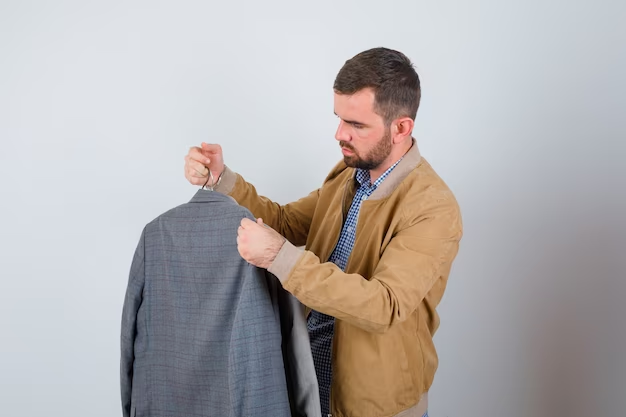 7 Best Clothing Hacks Most Guys Don’T Know 